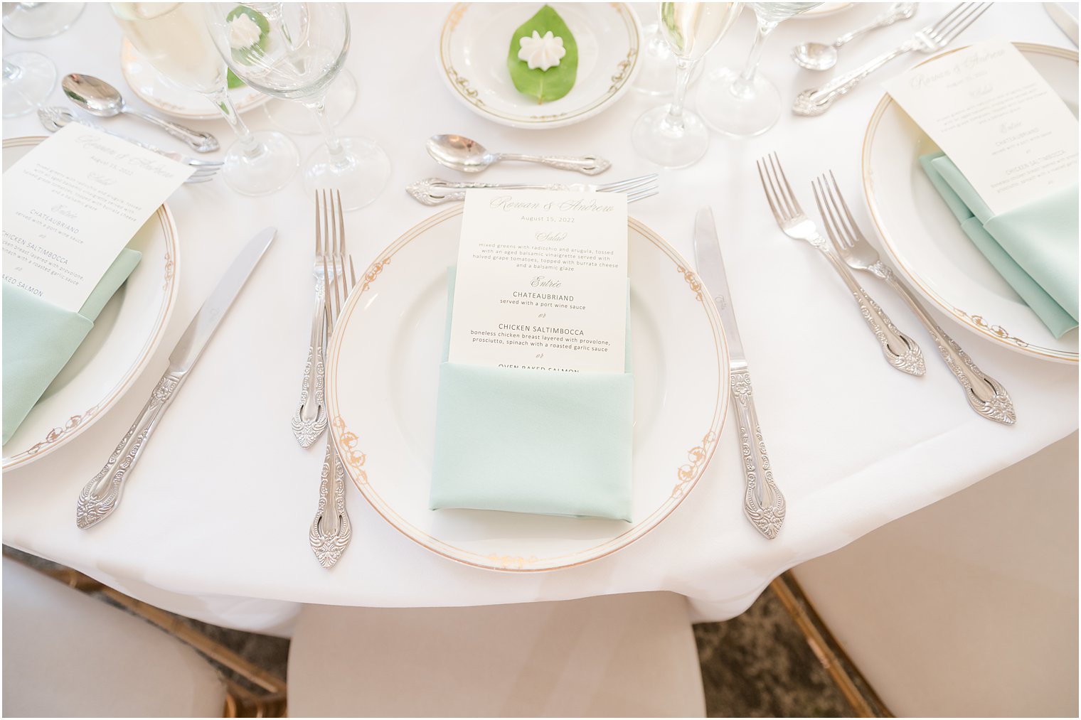 wedding reception in the summer with mint napkins 