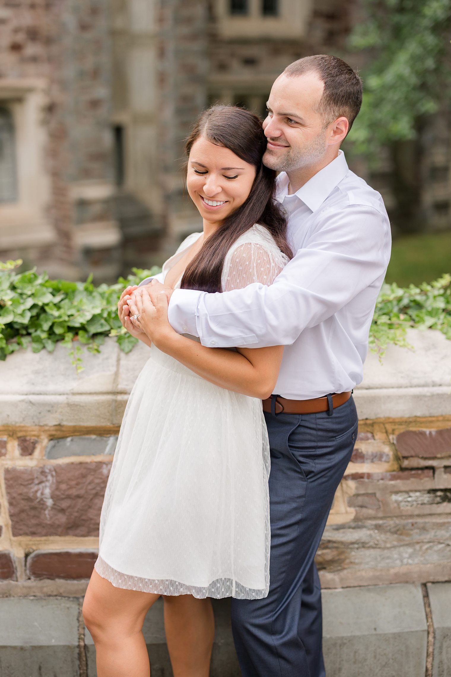 Engaged couple hugging themselfs at Princeton New Jersey in their engagement session