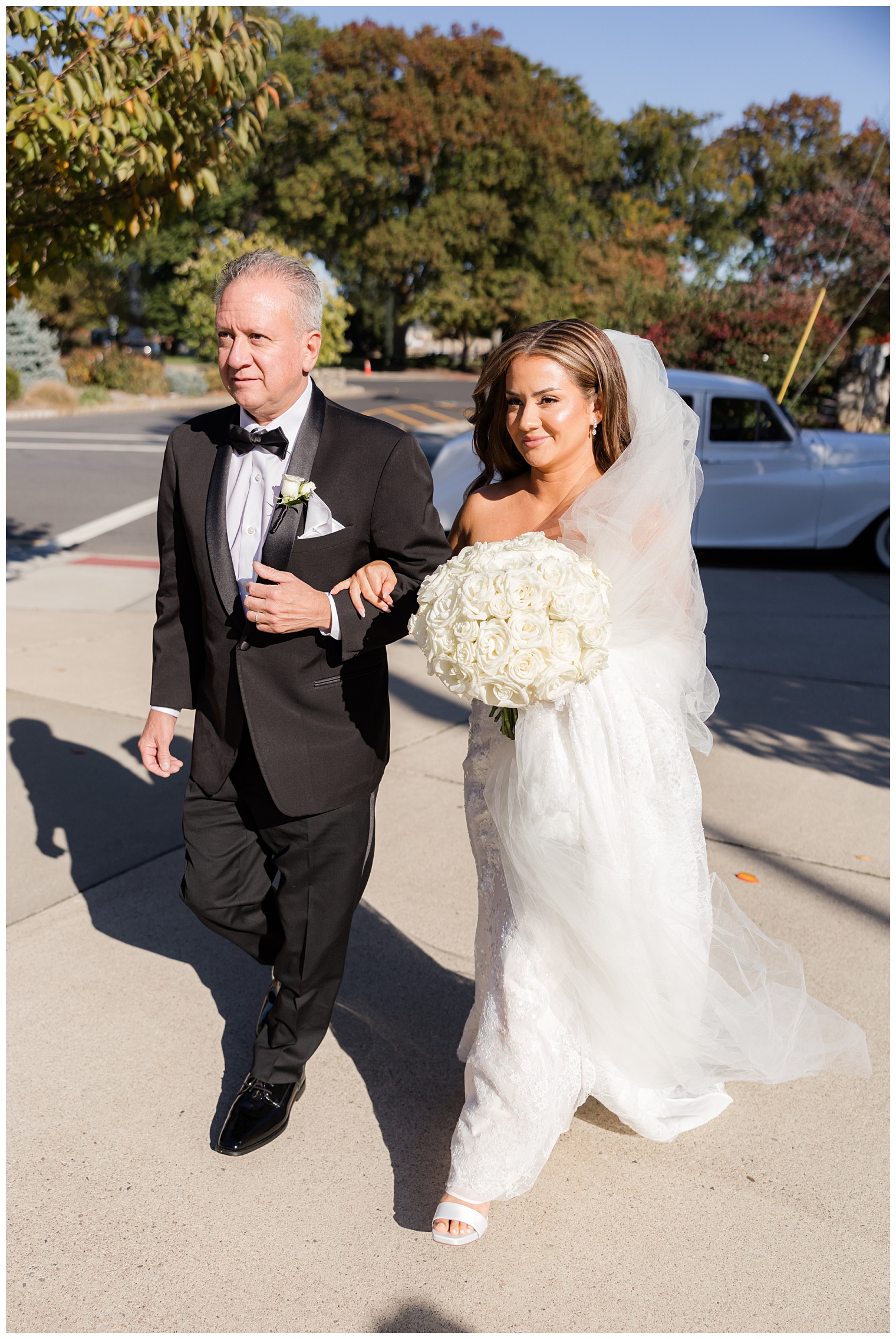 bride arriving to the church