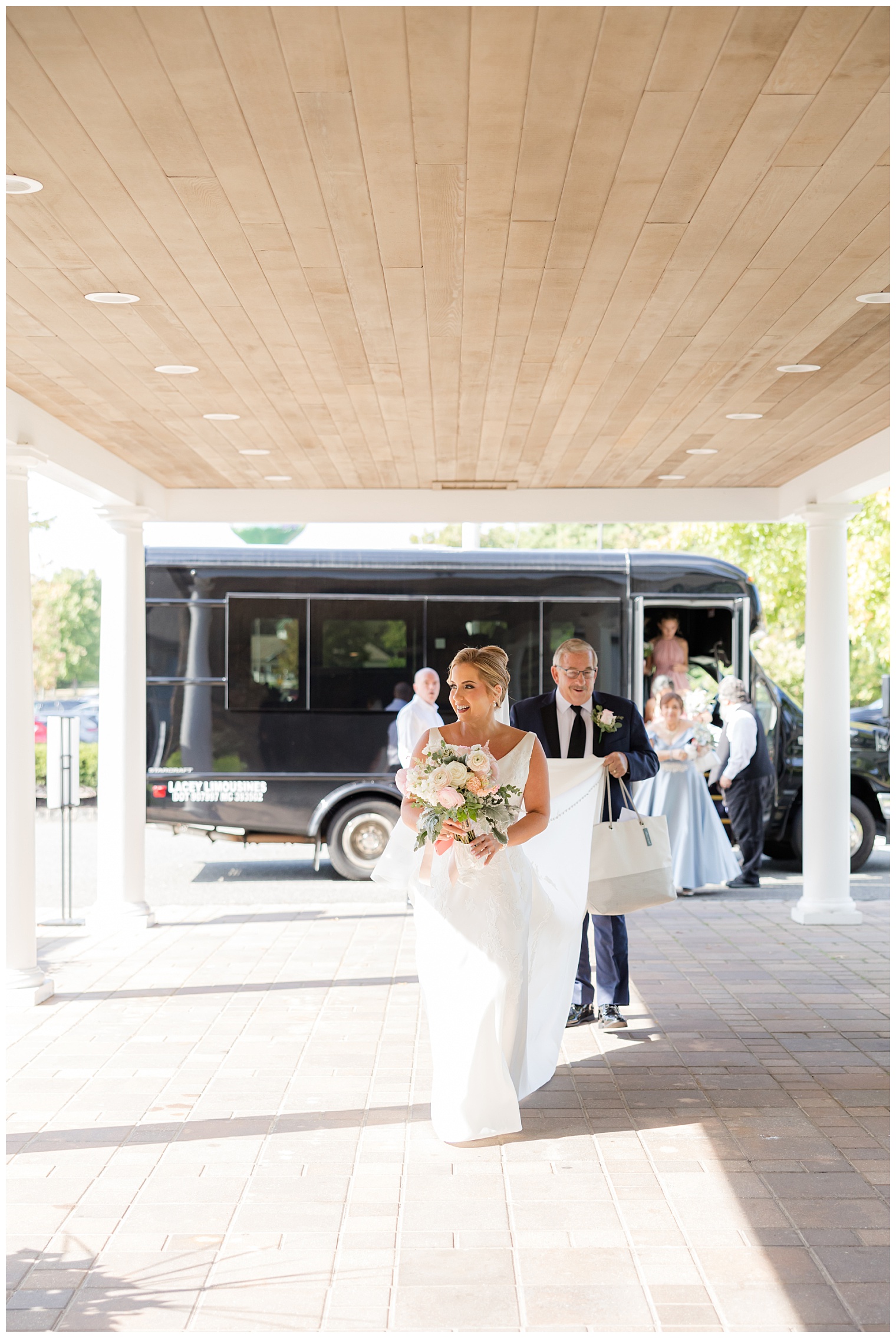 bride arriving to the ceremony